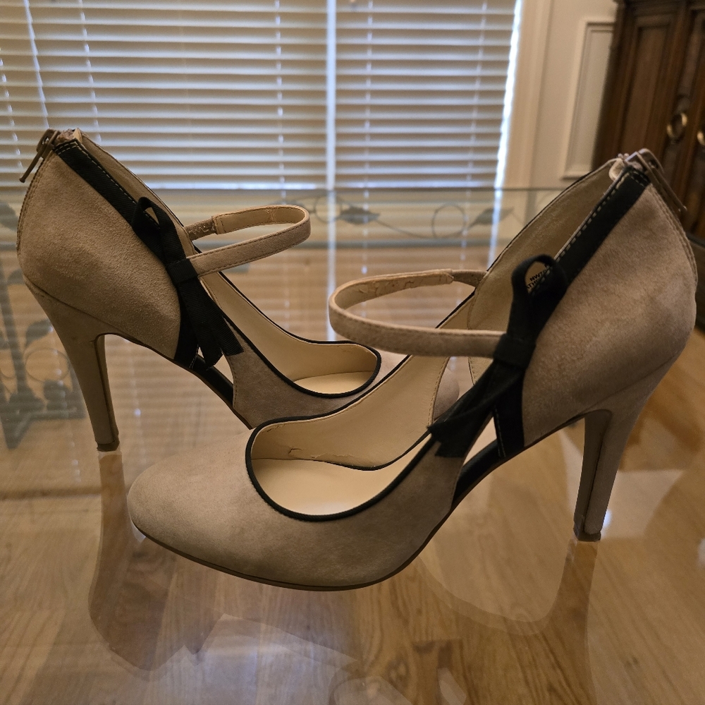 Nine West Taupe Suede Mary Jane Heels with Black Bow Trim - 8